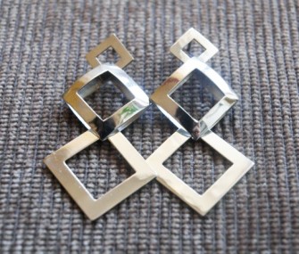 Orecchini in argento con tre quadrati (cod.OR.AG.28)