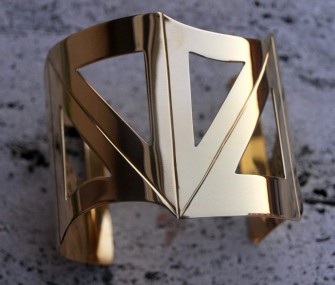 Brass bracelet with smooth triangles (cod.BR.OT.11)