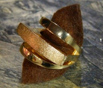 Brass ring with three “blades” (cod.AN.OT.24)
