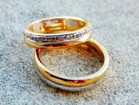 WEDDING RINGS IN YELLOW AND WHITE GOLD WITH DIAMONDS (Cod. FN.AU.09)