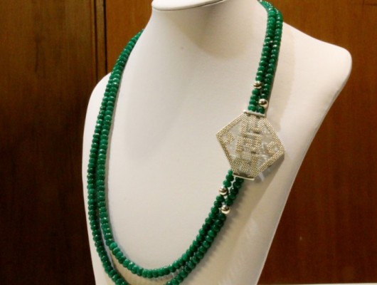 Silver filigree clip and necklace of emerald spheres (Cod. FR.AG.01)